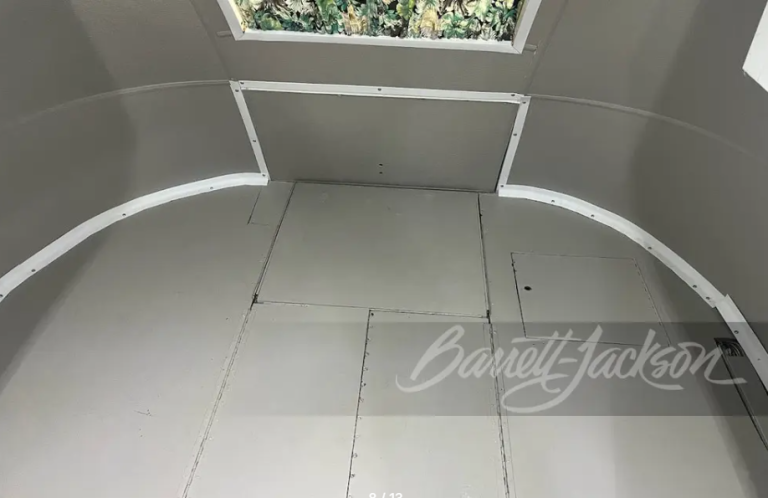 UV #420 Bedroom area